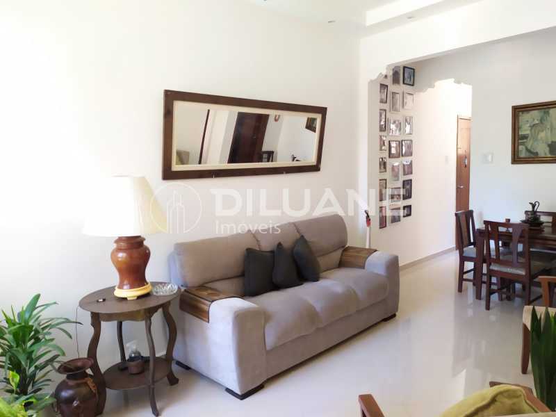 Apartamento à venda com 1 quarto, 34m² - Foto 2