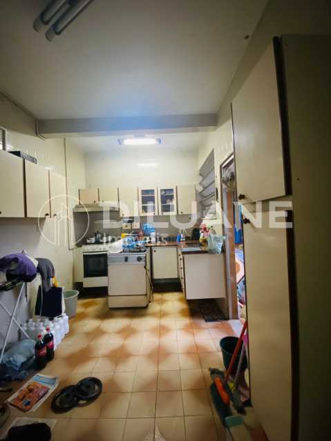 Apartamento à venda com 2 quartos, 80m² - Foto 9