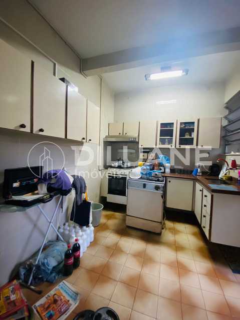 Apartamento à venda com 2 quartos, 80m² - Foto 11