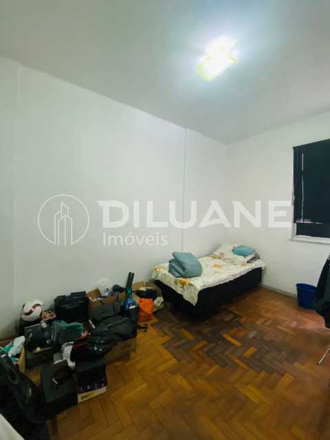 Apartamento à venda com 2 quartos, 80m² - Foto 4