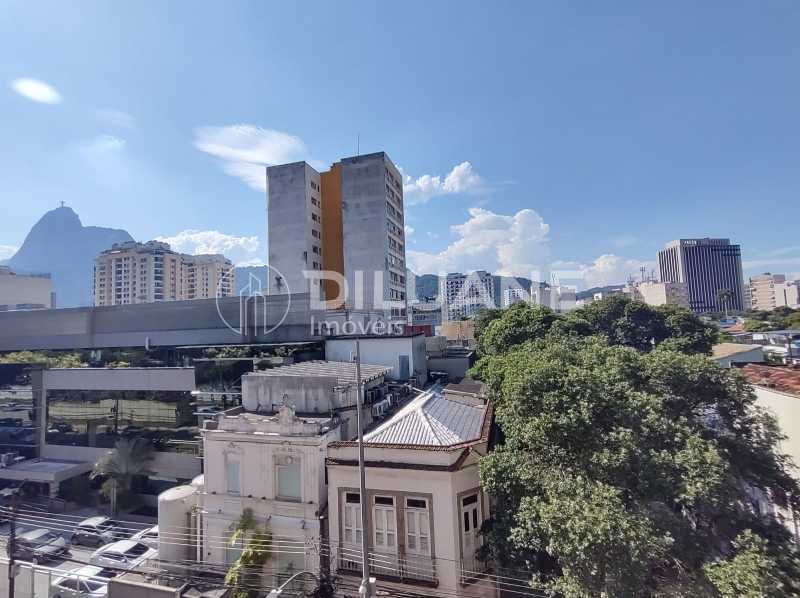 Apartamento à venda com 2 quartos, 105m² - Foto 2