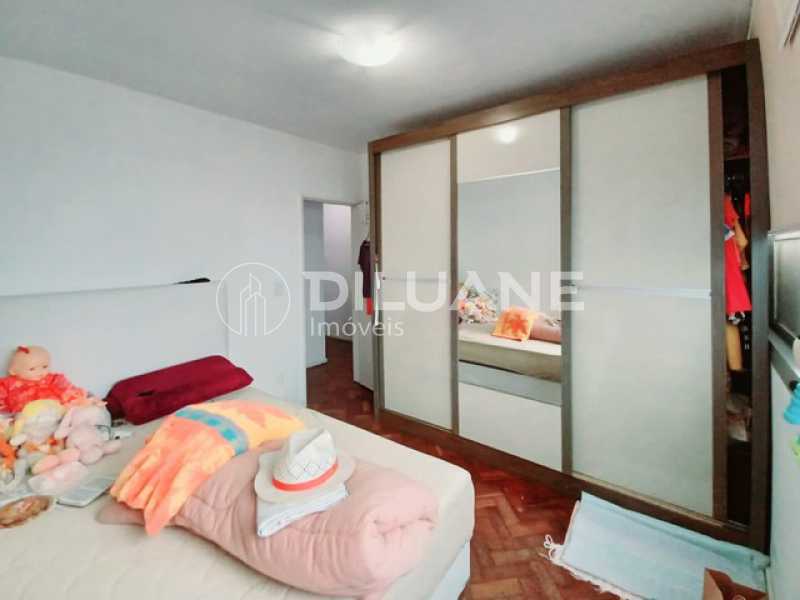 Apartamento à venda com 3 quartos, 100m² - Foto 4