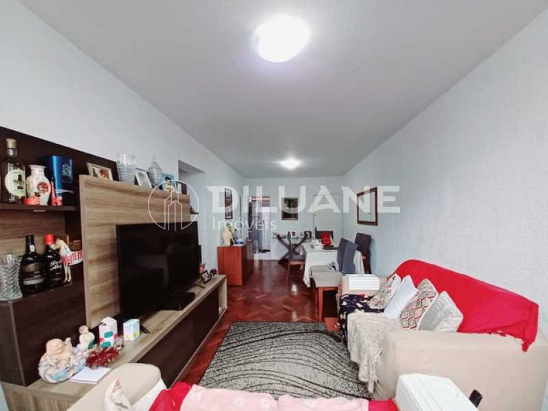 Apartamento à venda com 3 quartos, 100m² - Foto 1