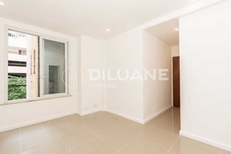 Apartamento à venda com 1 quarto, 43m² - Foto 11