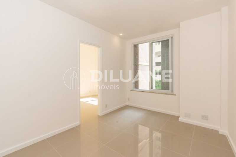 Apartamento à venda com 1 quarto, 43m² - Foto 12