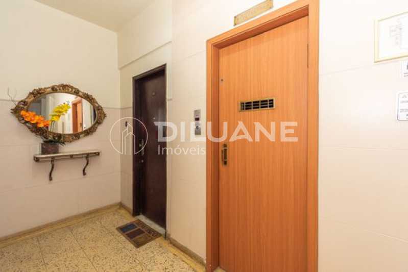 Apartamento à venda com 1 quarto, 43m² - Foto 26