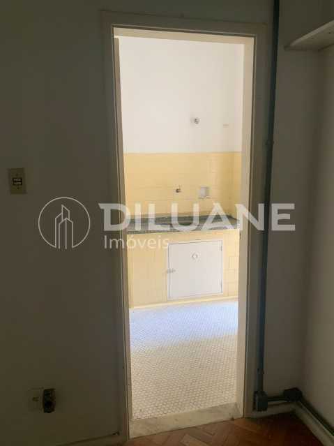 Apartamento para alugar com 3 quartos, 105m² - Foto 12