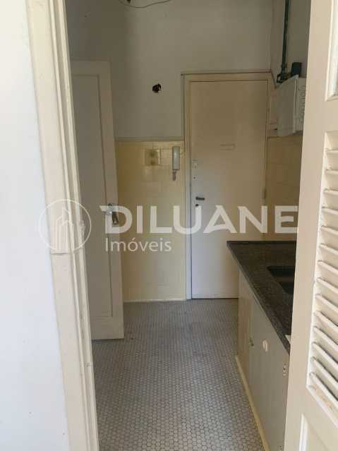 Apartamento para alugar com 3 quartos, 105m² - Foto 13