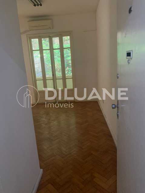 Apartamento para alugar com 3 quartos, 105m² - Foto 2