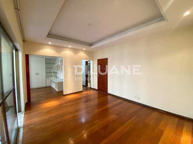 Apartamento à venda com 3 quartos, 95m² - Foto 1