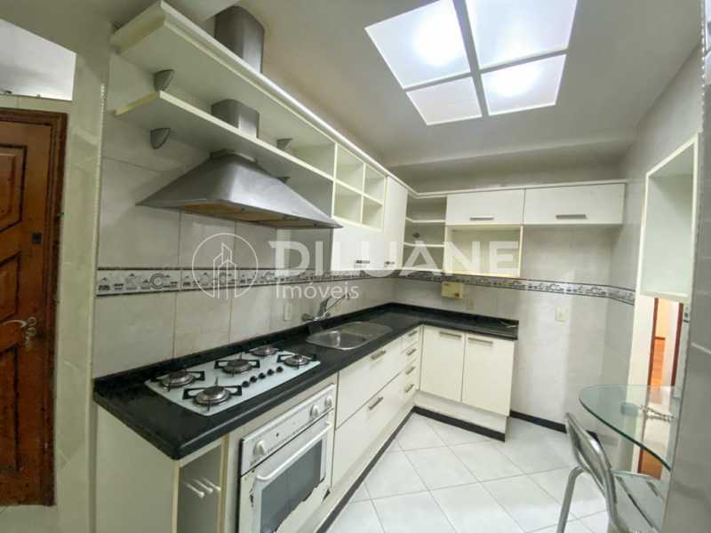 Apartamento à venda com 3 quartos, 95m² - Foto 17