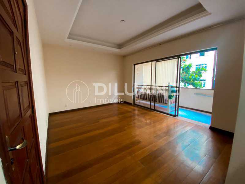 Apartamento à venda com 3 quartos, 95m² - Foto 2