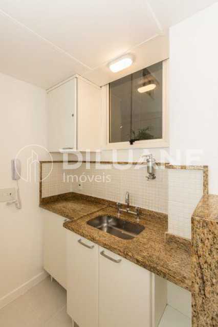 Apartamento à venda com 1 quarto, 44m² - Foto 18