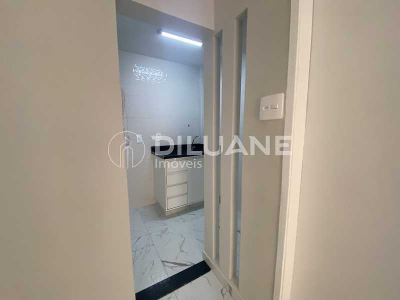 Apartamento à venda com 1 quarto, 30m² - Foto 32