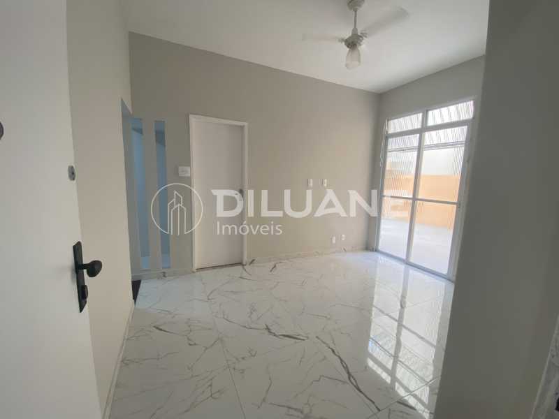 Apartamento à venda com 1 quarto, 30m² - Foto 2