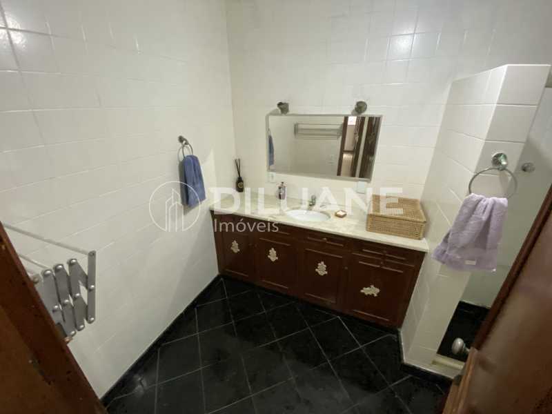 Apartamento à venda com 3 quartos, 157m² - Foto 17