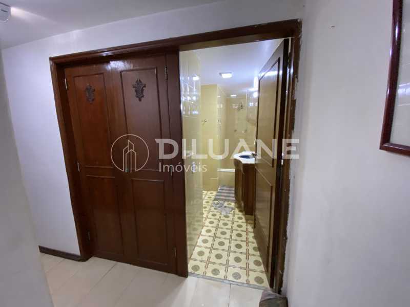 Apartamento à venda com 3 quartos, 157m² - Foto 28