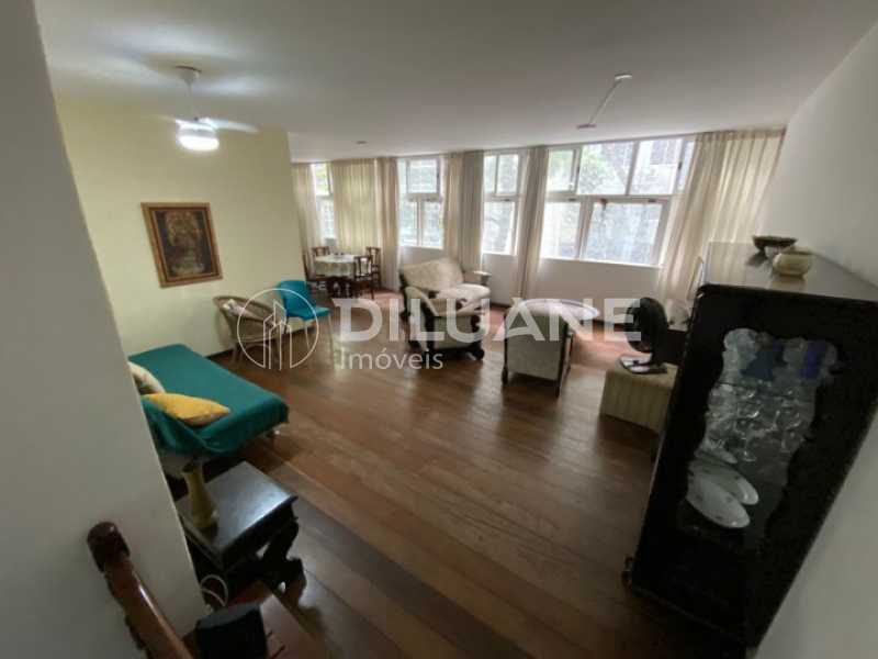 Apartamento à venda com 3 quartos, 157m² - Foto 1