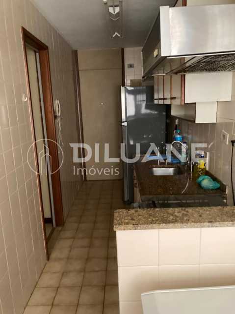 Apartamento à venda com 2 quartos, 71m² - Foto 11