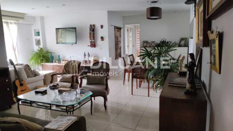 Apartamento à venda com 3 quartos, 106m² - Foto 1