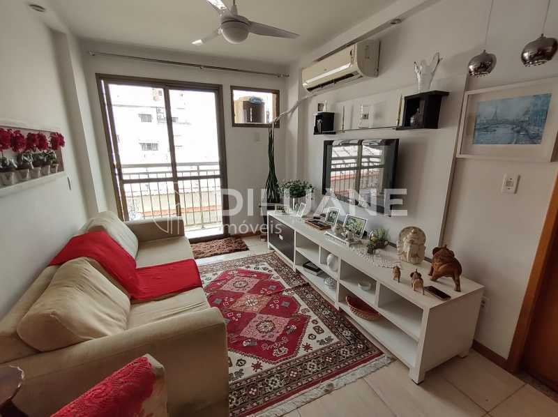 Apartamento à venda com 2 quartos, 60m² - Foto 2