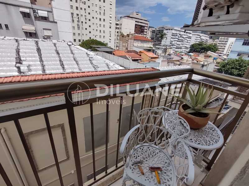 Apartamento à venda com 2 quartos, 60m² - Foto 14