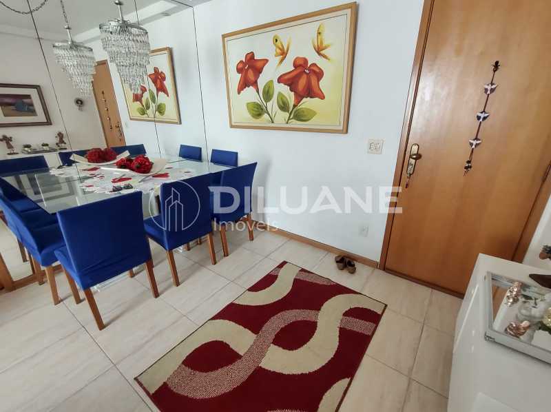 Apartamento à venda com 2 quartos, 60m² - Foto 5