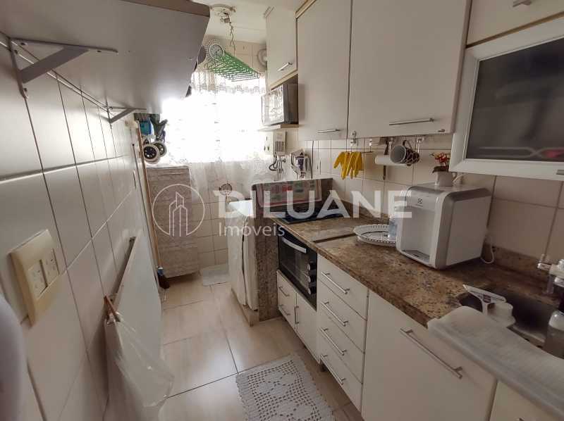 Apartamento à venda com 2 quartos, 60m² - Foto 19