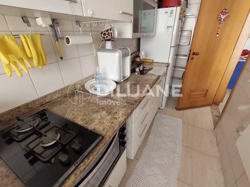 Apartamento à venda com 2 quartos, 60m² - Foto 20