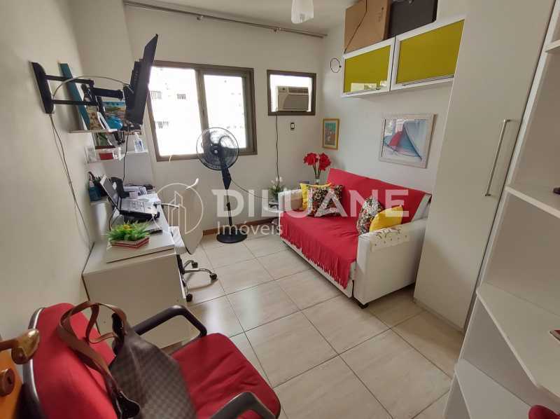 Apartamento à venda com 2 quartos, 60m² - Foto 30