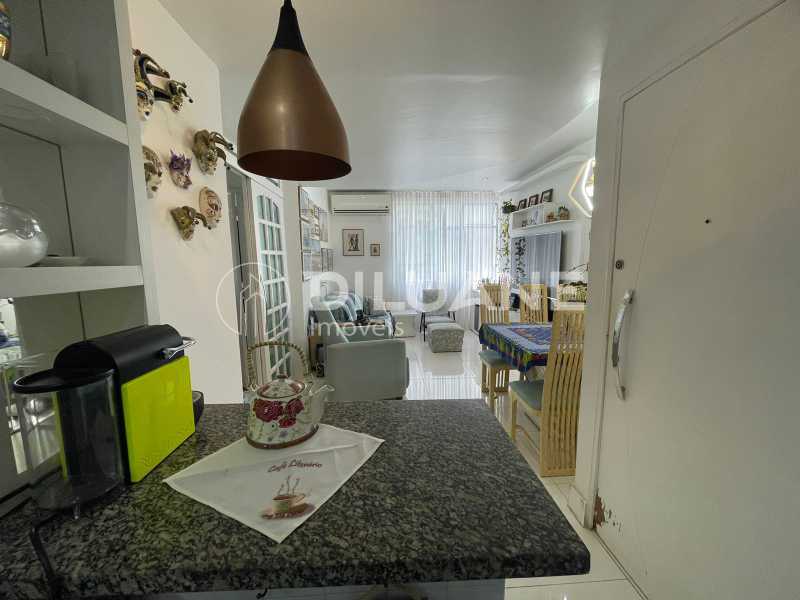 Apartamento à venda com 2 quartos, 70m² - Foto 20