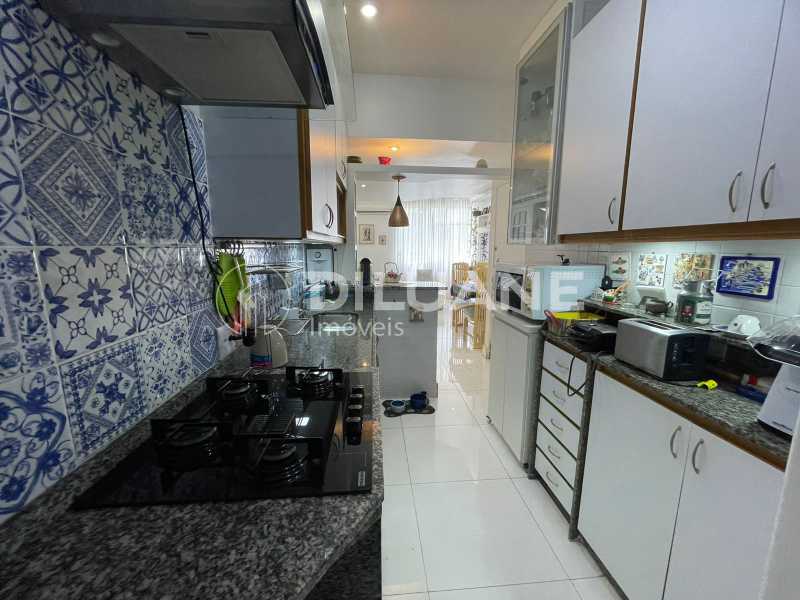 Apartamento à venda com 2 quartos, 70m² - Foto 21