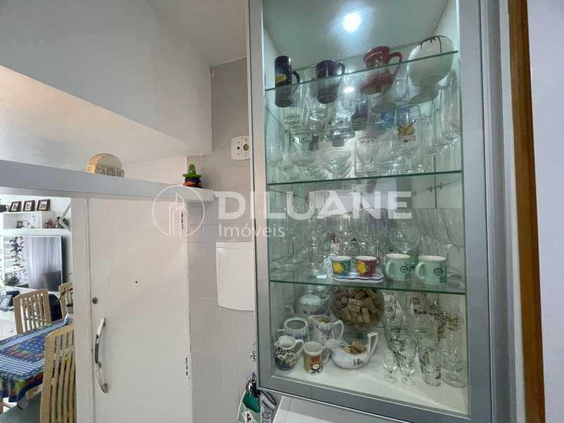 Apartamento à venda com 2 quartos, 70m² - Foto 27