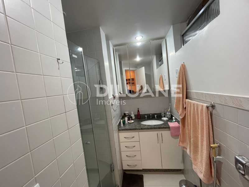 Apartamento à venda com 2 quartos, 70m² - Foto 35