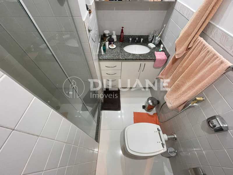 Apartamento à venda com 2 quartos, 70m² - Foto 37