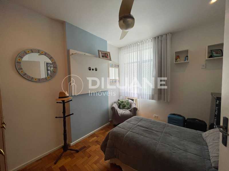 Apartamento à venda com 2 quartos, 70m² - Foto 14