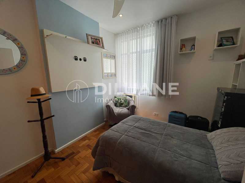 Apartamento à venda com 2 quartos, 70m² - Foto 18