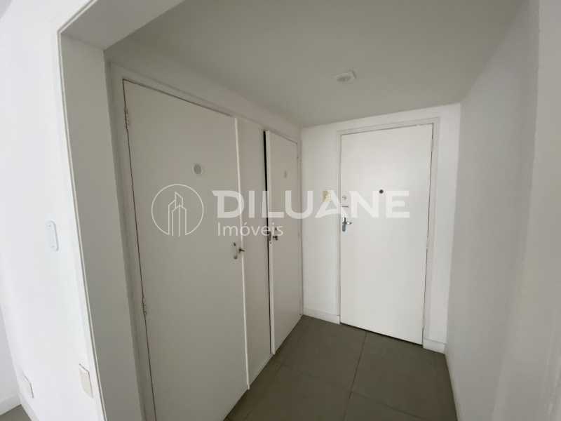 Apartamento à venda com 2 quartos, 97m² - Foto 2