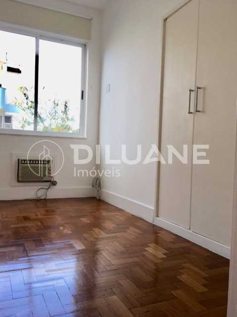 Apartamento à venda com 2 quartos, 76m² - Foto 17