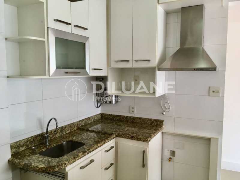 Apartamento à venda com 2 quartos, 76m² - Foto 4