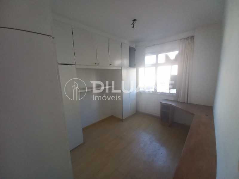 Apartamento à venda com 2 quartos, 67m² - Foto 9