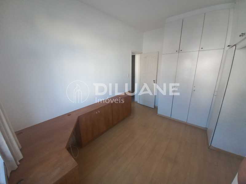 Apartamento à venda com 2 quartos, 67m² - Foto 13