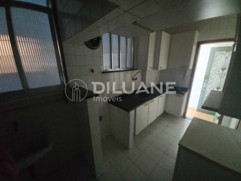 Apartamento à venda com 2 quartos, 67m² - Foto 16