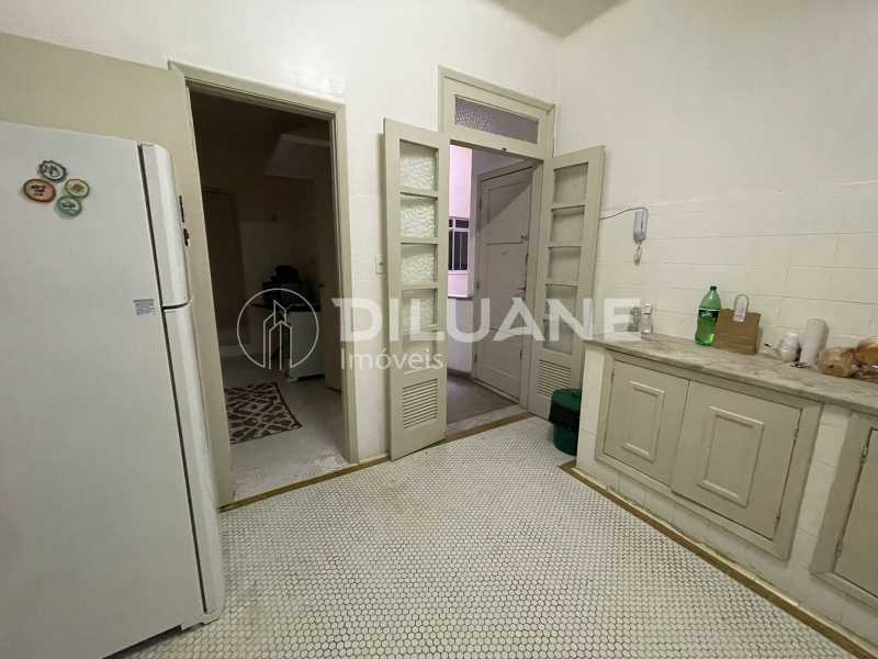 Apartamento à venda com 4 quartos, 239m² - Foto 12