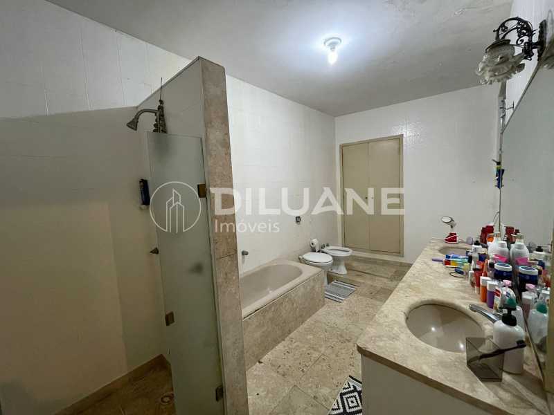 Apartamento à venda com 4 quartos, 239m² - Foto 14