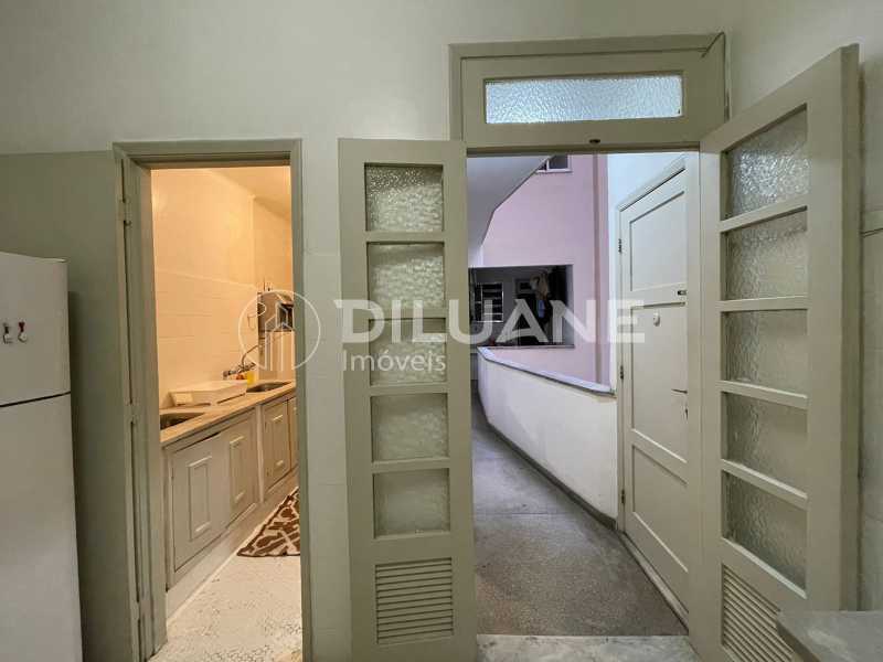 Apartamento à venda com 4 quartos, 239m² - Foto 16