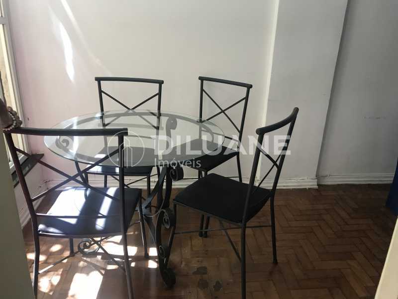 Apartamento à venda com 2 quartos, 90m² - Foto 2