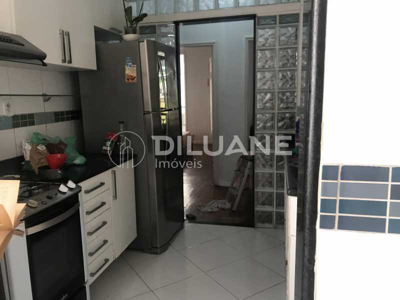 Apartamento à venda com 2 quartos, 90m² - Foto 17