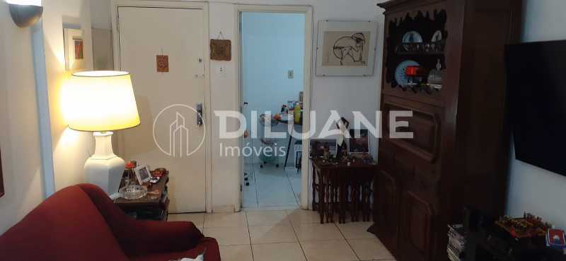 Apartamento à venda com 2 quartos, 76m² - Foto 2