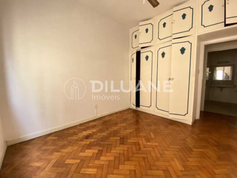 Apartamento à venda com 3 quartos, 114m² - Foto 17